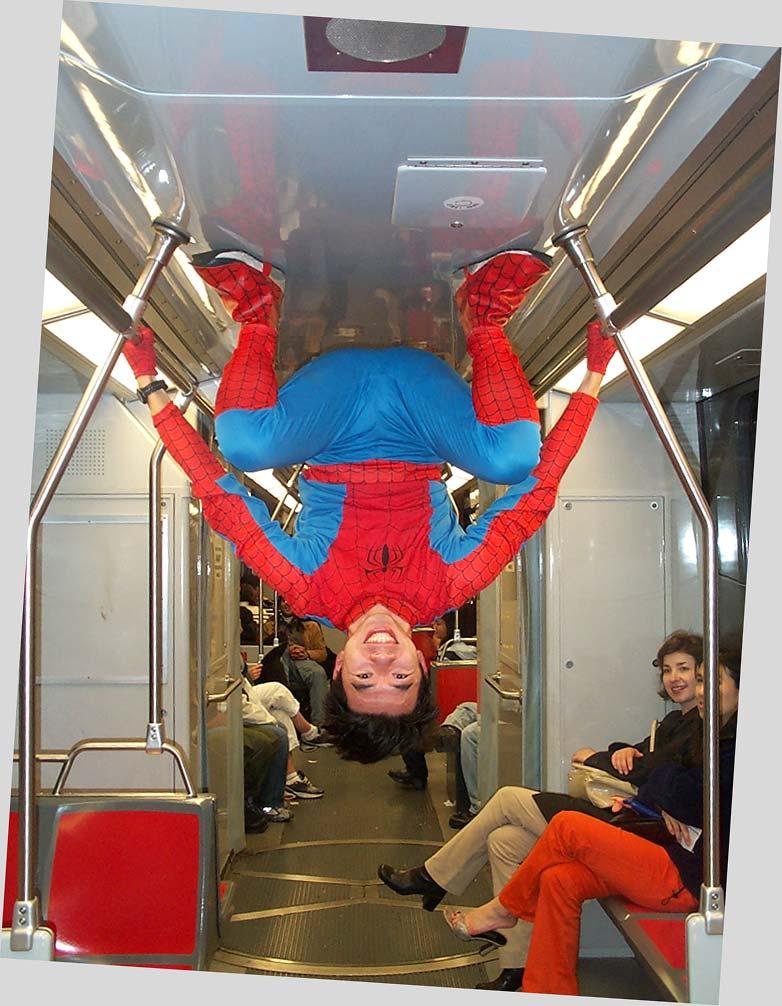 Spiderman in der U-Bahn